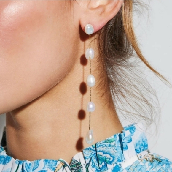 🔹️Camila Coelho🔹️ Multi Fresh Water Pearl  Gold Toe Drop Earrings - Picture 1 of 4